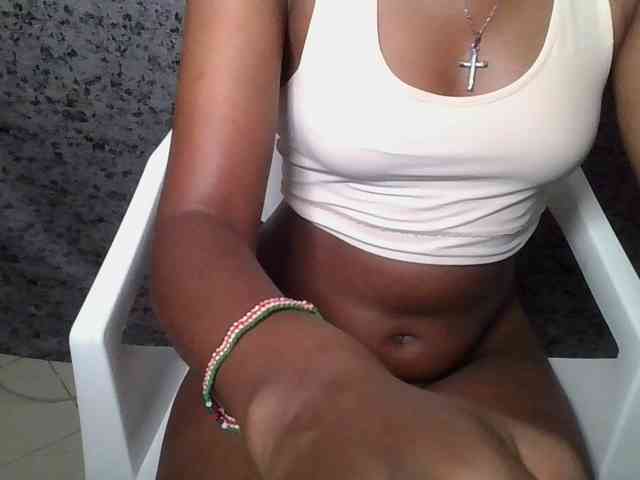 Brunnette-blonde webcam