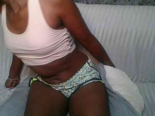 Brunnette-blonde webcam