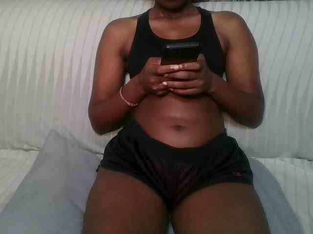 Brunnette-blonde webcam