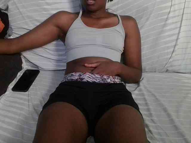 Brunnette-blonde Brunnette-blonde