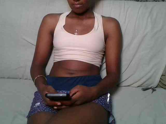 Brunnette-blonde webcam