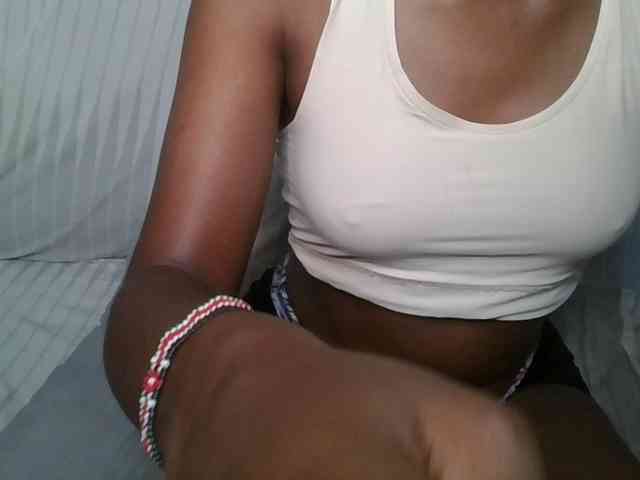 Brunnette-blonde webcam