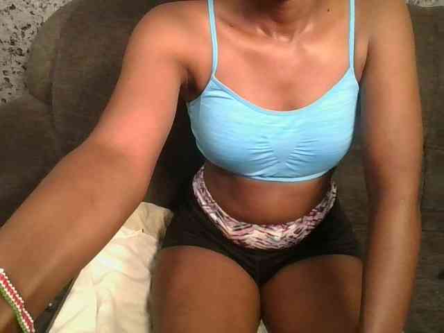 Brunnette-blonde Brunnette-blonde