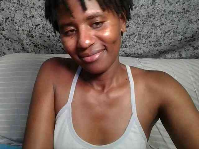 Brunnette-blonde webcam