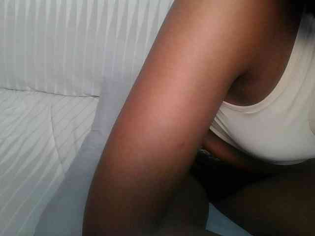 Brunnette-blonde webcam