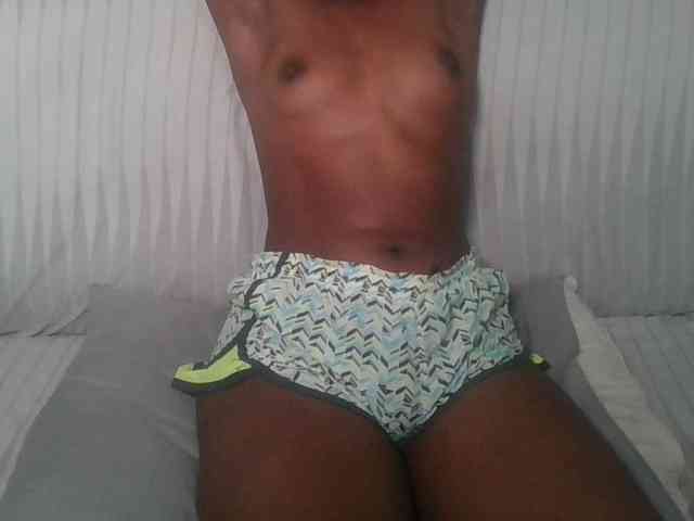 Brunnette-blonde webcam