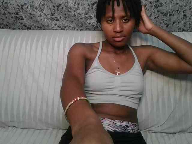 Brunnette-blonde webcam