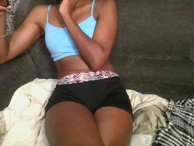 Brunnette-blonde webcam