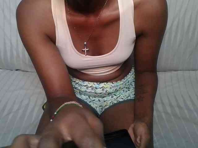 Brunnette-blonde webcam