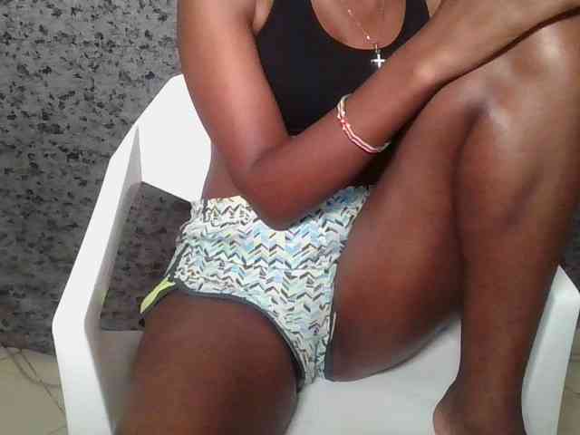 Brunnette-blonde webcam