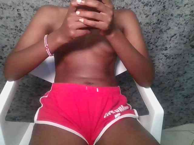 Brunnette-blonde webcam