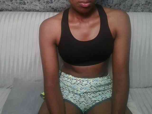 Brunnette-blonde webcam