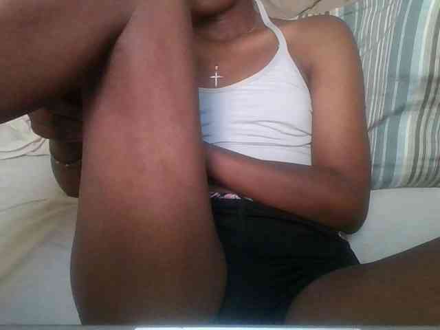 Brunnette-blonde webcam