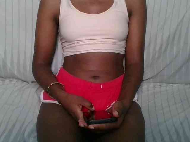 Brunnette-blonde webcam