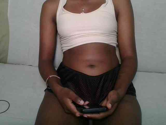 Brunnette-blonde webcam