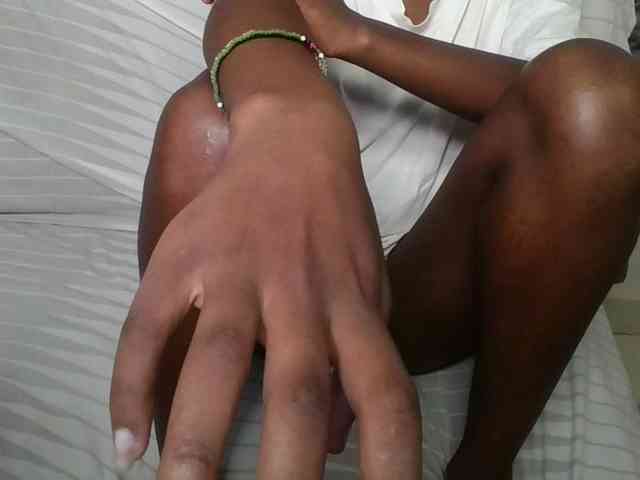 Brunnette-blonde webcam