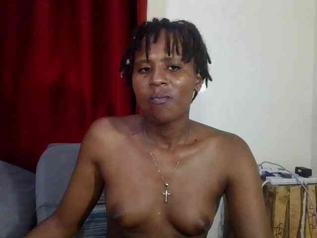 Brunnette-blonde webcam