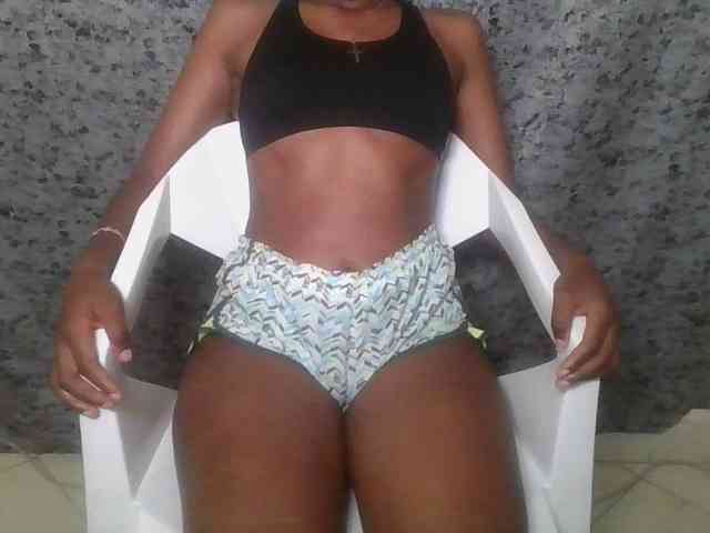 Brunnette-blonde Brunnette-blonde