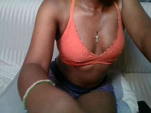 Brunnette-blonde webcam