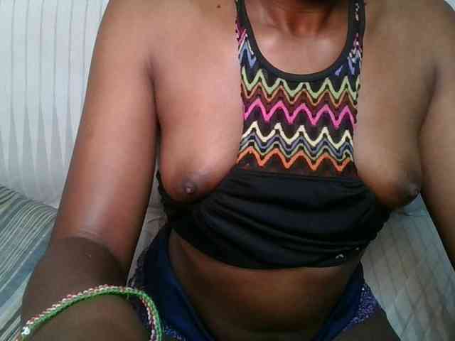 Brunnette-blonde webcam