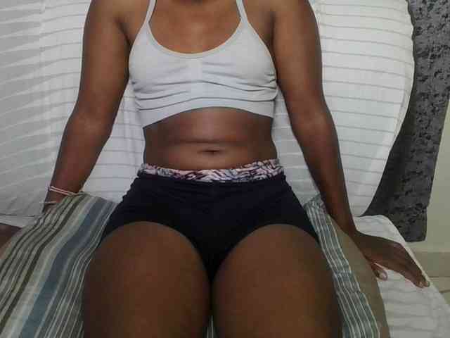 Brunnette-blonde webcam