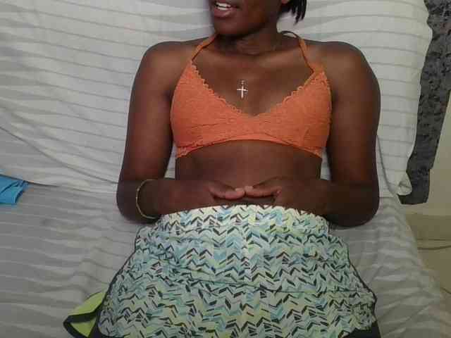 Brunnette-blonde webcam