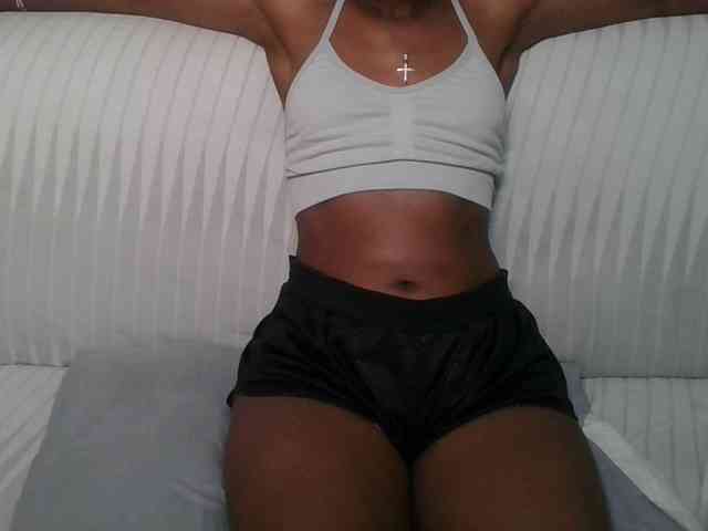 Brunnette-blonde webcam