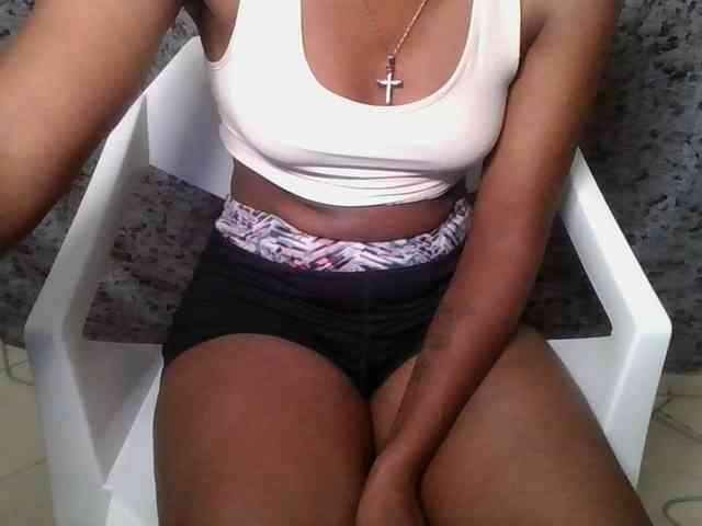 Brunnette-blonde webcam