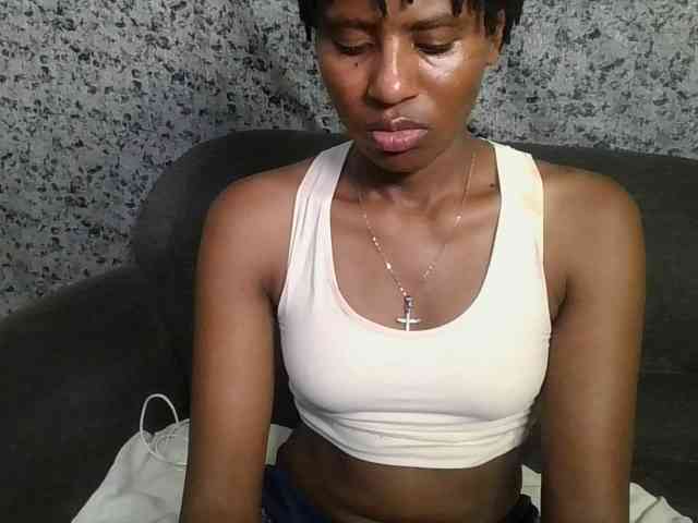 Brunnette-blonde webcam