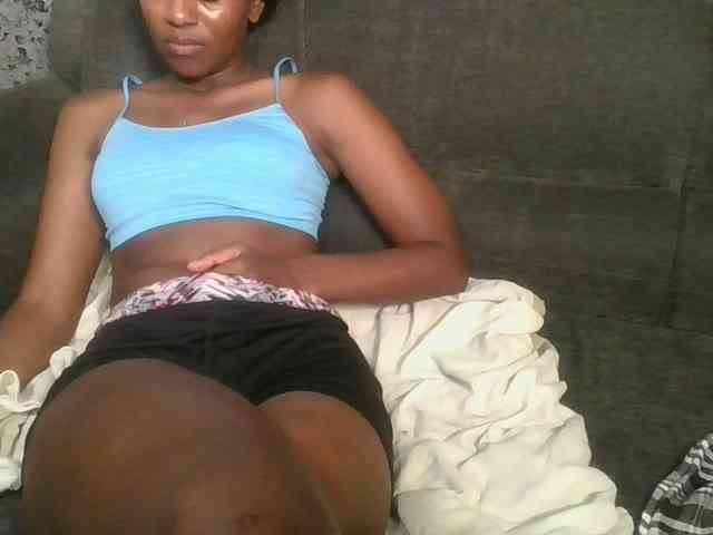 Brunnette-blonde webcam