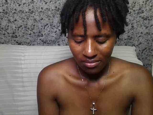 Brunnette-blonde Brunnette-blonde