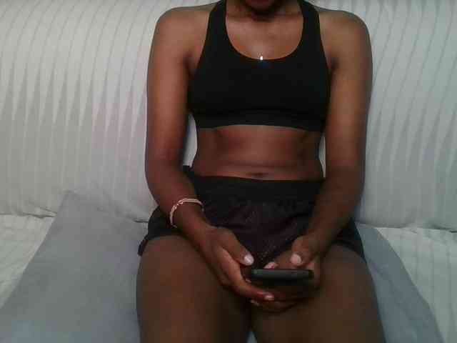 Brunnette-blonde webcam