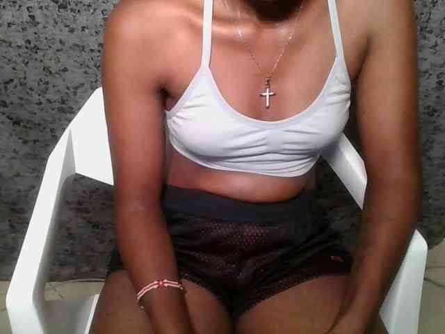 Brunnette-blonde webcam