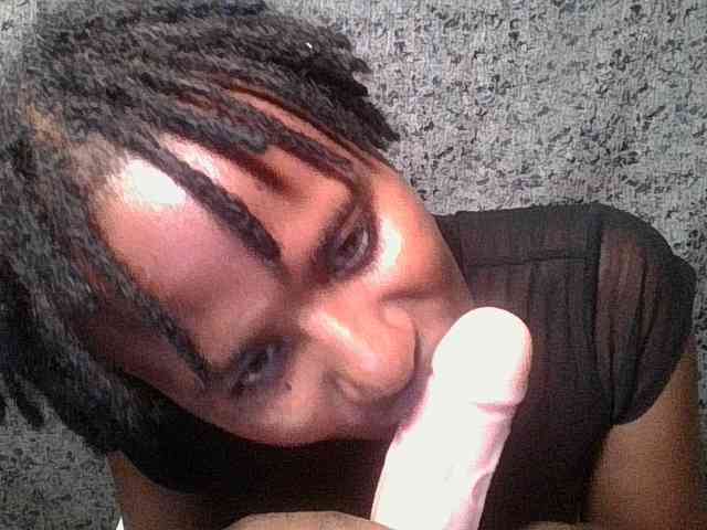 Brunnette-blonde webcam