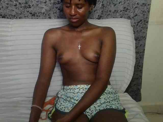 Brunnette-blonde Brunnette-blonde