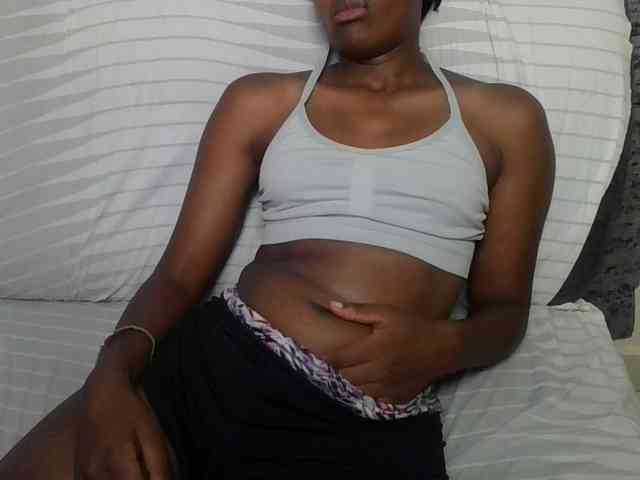 Brunnette-blonde webcam