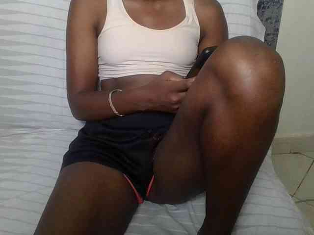 Brunnette-blonde webcam