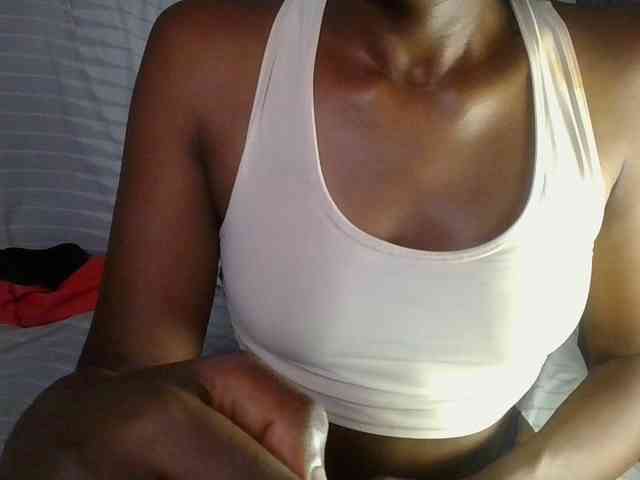 Brunnette-blonde webcam