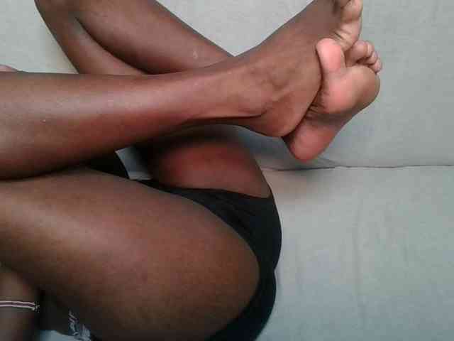 Brunnette-blonde webcam