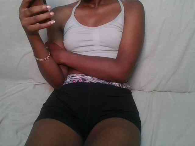 Brunnette-blonde webcam