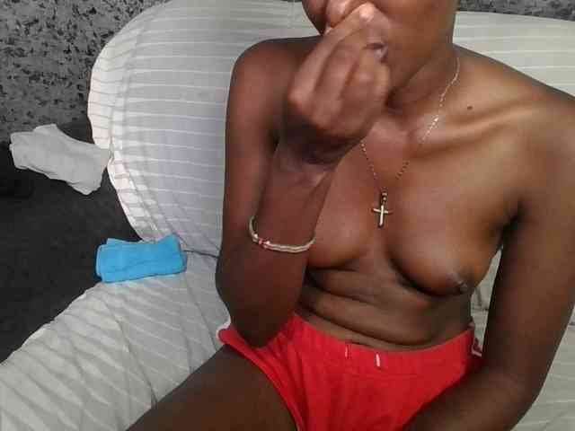 Brunnette-blonde webcam