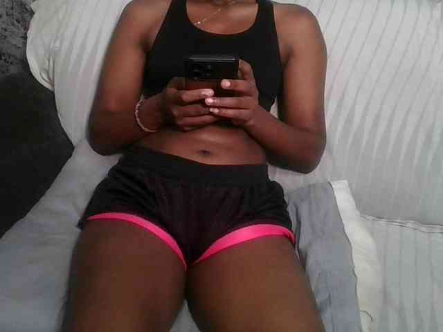 Brunnette-blonde webcam