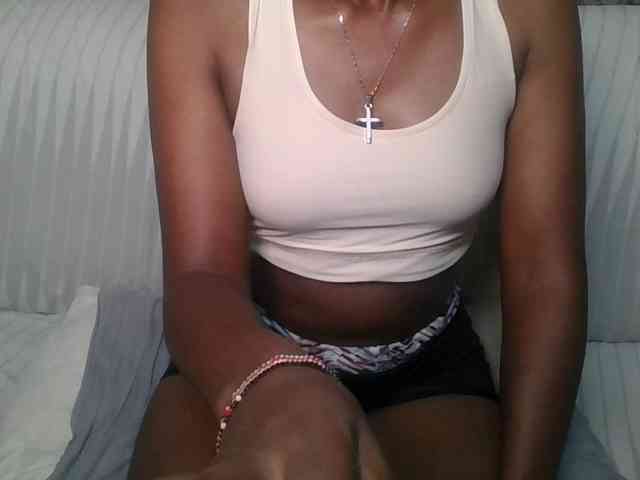 Brunnette-blonde Brunnette-blonde