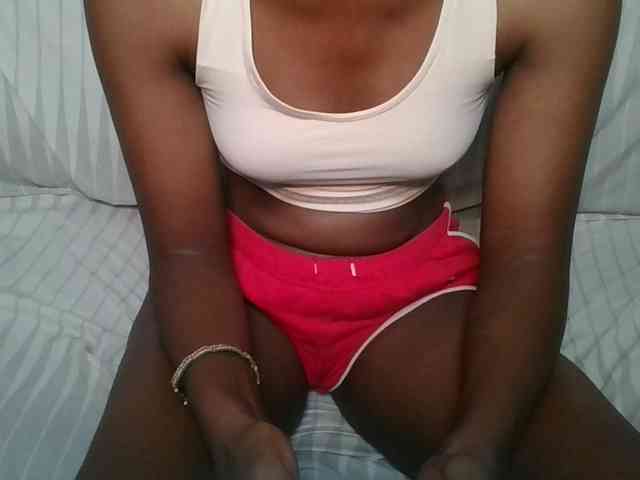 Brunnette-blonde webcam