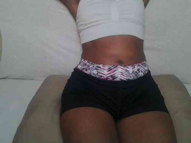 Brunnette-blonde webcam