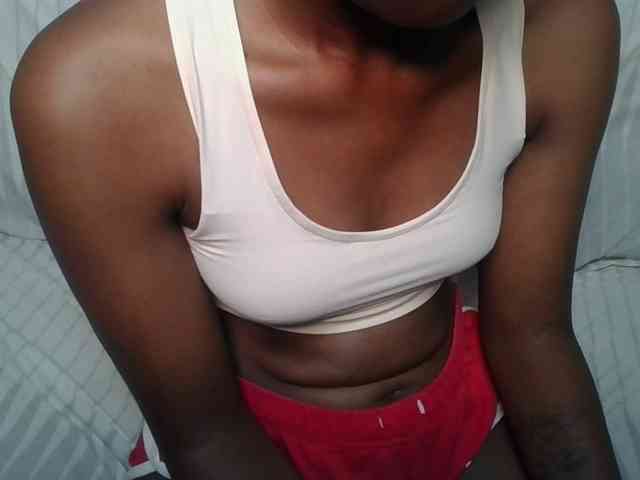 Brunnette-blonde webcam