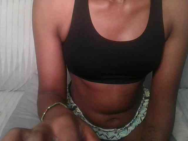 Brunnette-blonde webcam