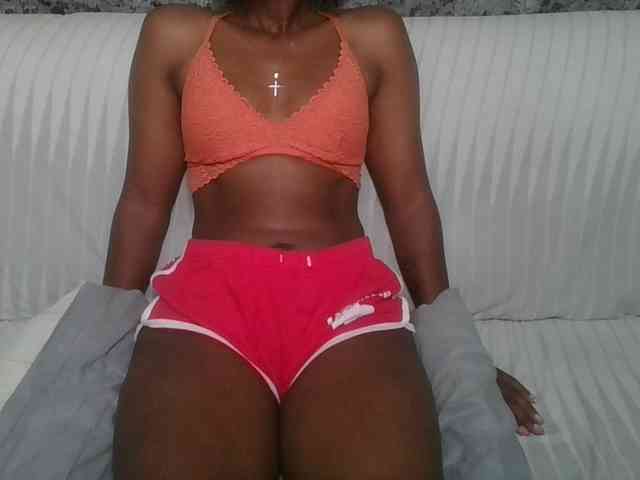 Brunnette-blonde Brunnette-blonde