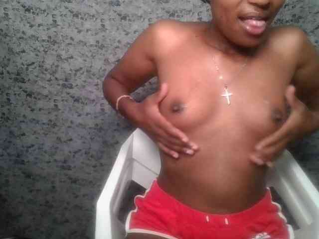 Brunnette-blonde webcam