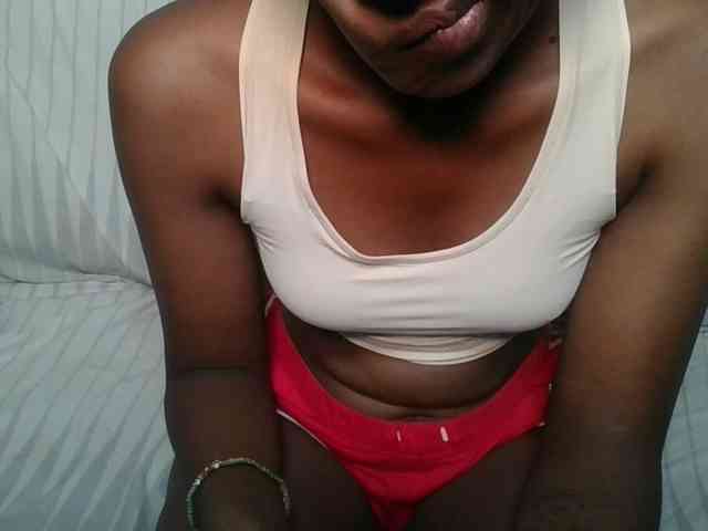 Brunnette-blonde webcam